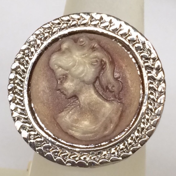 Silver Cameo Cocktail Ring Vintage Victorian Lady Size 7  Plated Beige - Picture 4 of 8